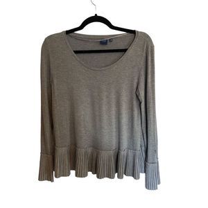 Kaari blue Top Long Sleeve Scoop Neck w/ pleated hem Heather Grey Size XS
